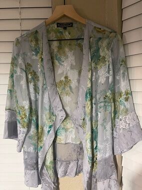 Violet Kay Sheer Floral Lace Kimono Robe in Light Gray and Green